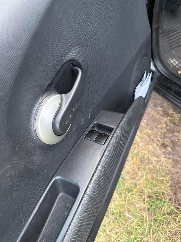 Schwarz Gebraucht 2009 Nissan Micra Kleinwagen | 2.000 € (Fairer Preis) - Bild 1/4