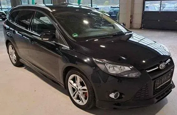 Gebraucht Ford Focus Titanium 140 PS (102 kW) 2015 Schwarz Kombi