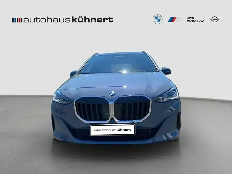 Gebraucht BMW 220 Active Tourer Luxury Line 156 PS (114 kW) 2023 Grau Van / Kleinbus