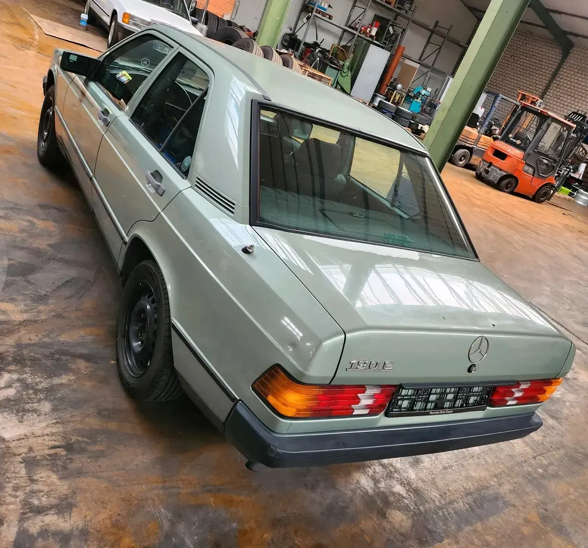 Gebraucht Mercedes 190 102 PS (75 kW) 1985 Grün Limousine
