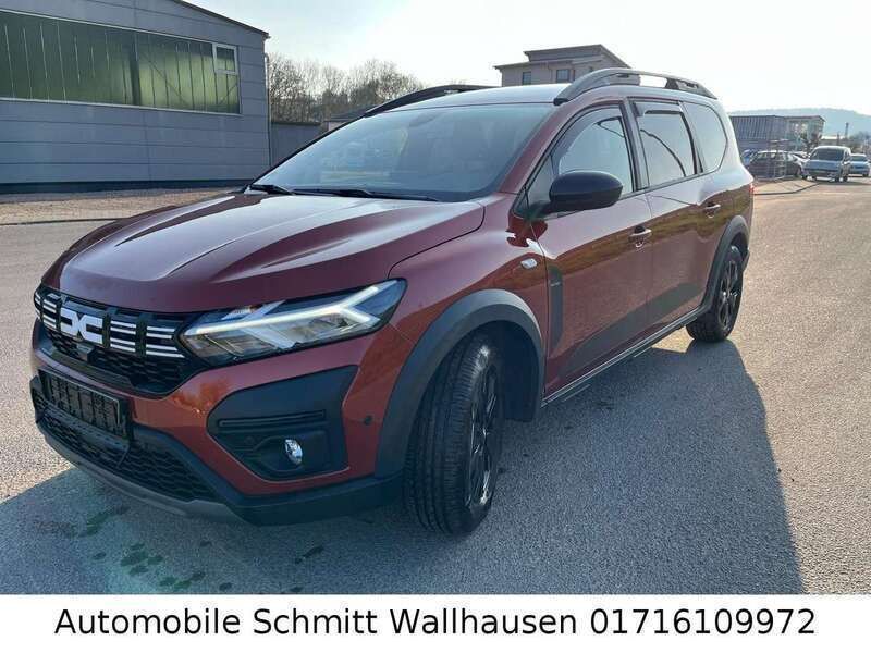 Terrakottabraun Gebraucht 2023 Dacia Jogger Extreme Van / Kleinbus | 17.850 € (Guter Preis) - Bild 1/4