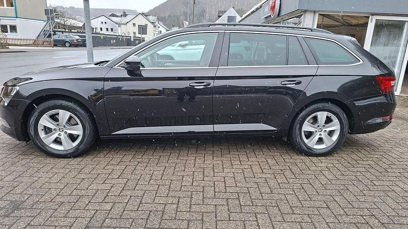 Gebraucht Skoda Superb 150 PS (110 kW) 2018 Schwarz Kombi