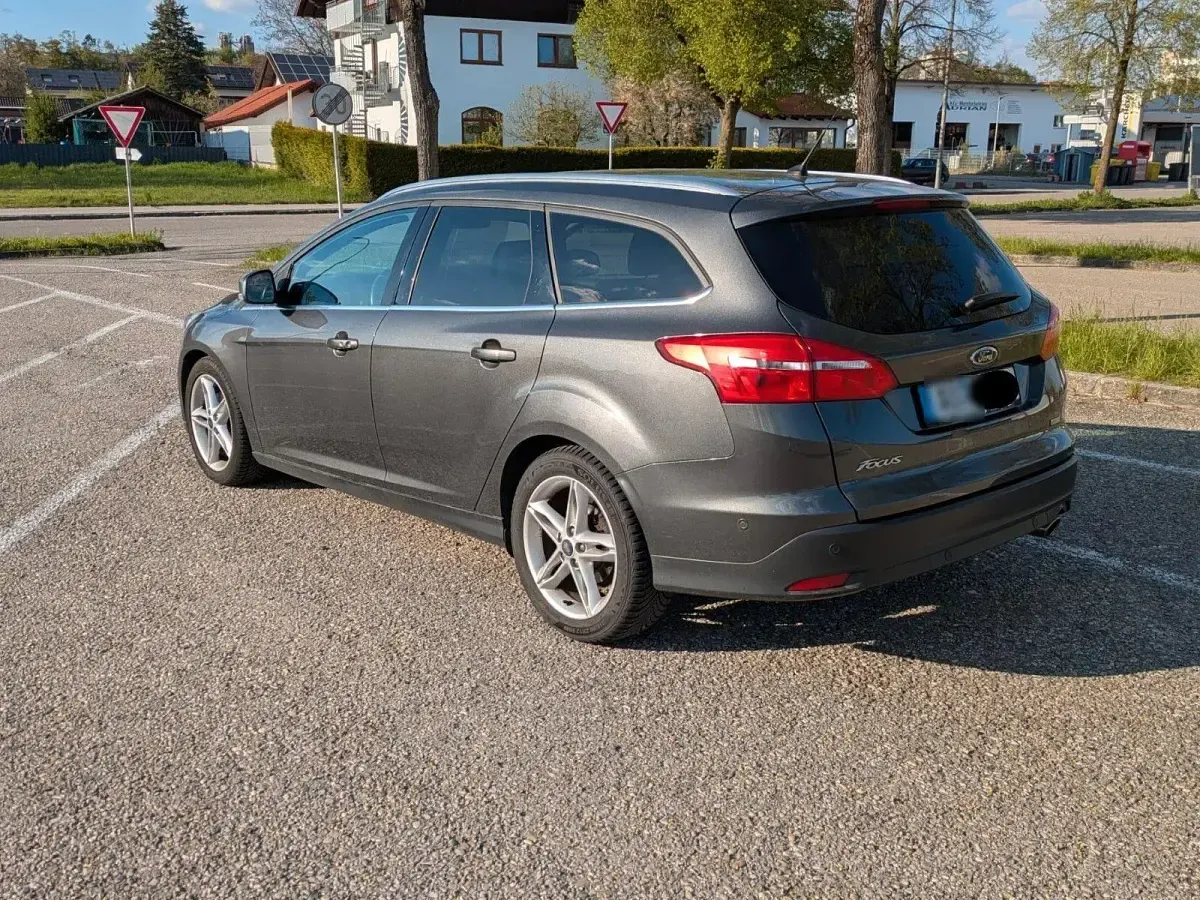 Używany Ford Focus 182 KM (133 kW) 2017 Szary Sedan/Limuzyna