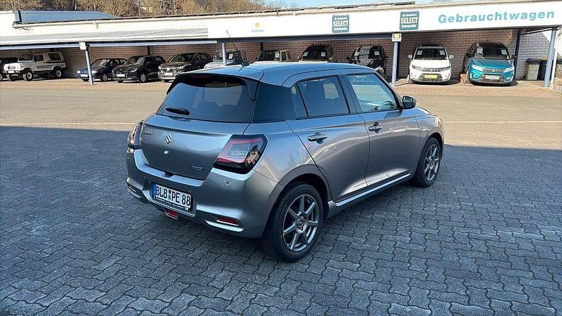 Neu Suzuki Swift Comfort 83 PS (61 kW) 2025 Silber Limousine