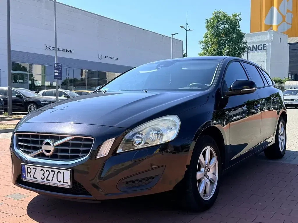 Gebraucht Volvo V60 163 PS (119 kW) 2011 Schwarz Kombi