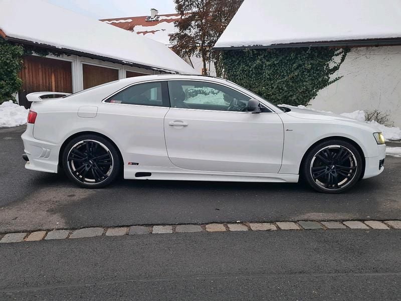 Weiß Gebraucht 2010 Audi A5 S-Line Coupé | 7.950 € (Guter Preis) - Bild 1/4