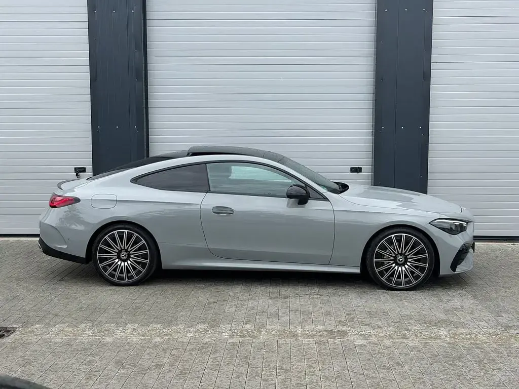 Gebraucht Mercedes CLE300 AMG 258 PS (189 kW) 2023 Grau Coupé