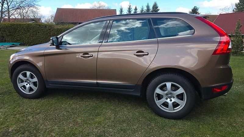 Gebraucht Volvo XC60 163 PS (119 kW) 2011 Braun SUV