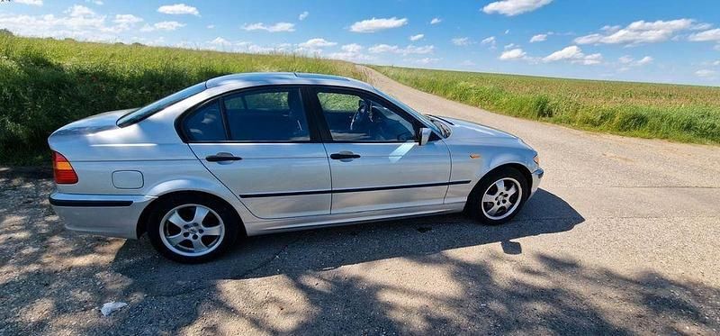 Gebraucht BMW 320 150 PS (110 kW) 2003 Silber Limousine