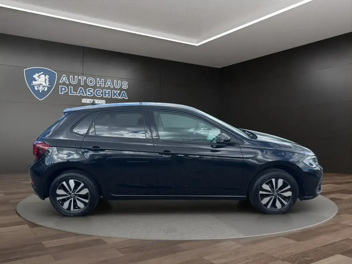 Gebraucht VW Polo Move 80 PS (58 kW) 2024 Deep black perleffekt (schwarz) Kleinwagen