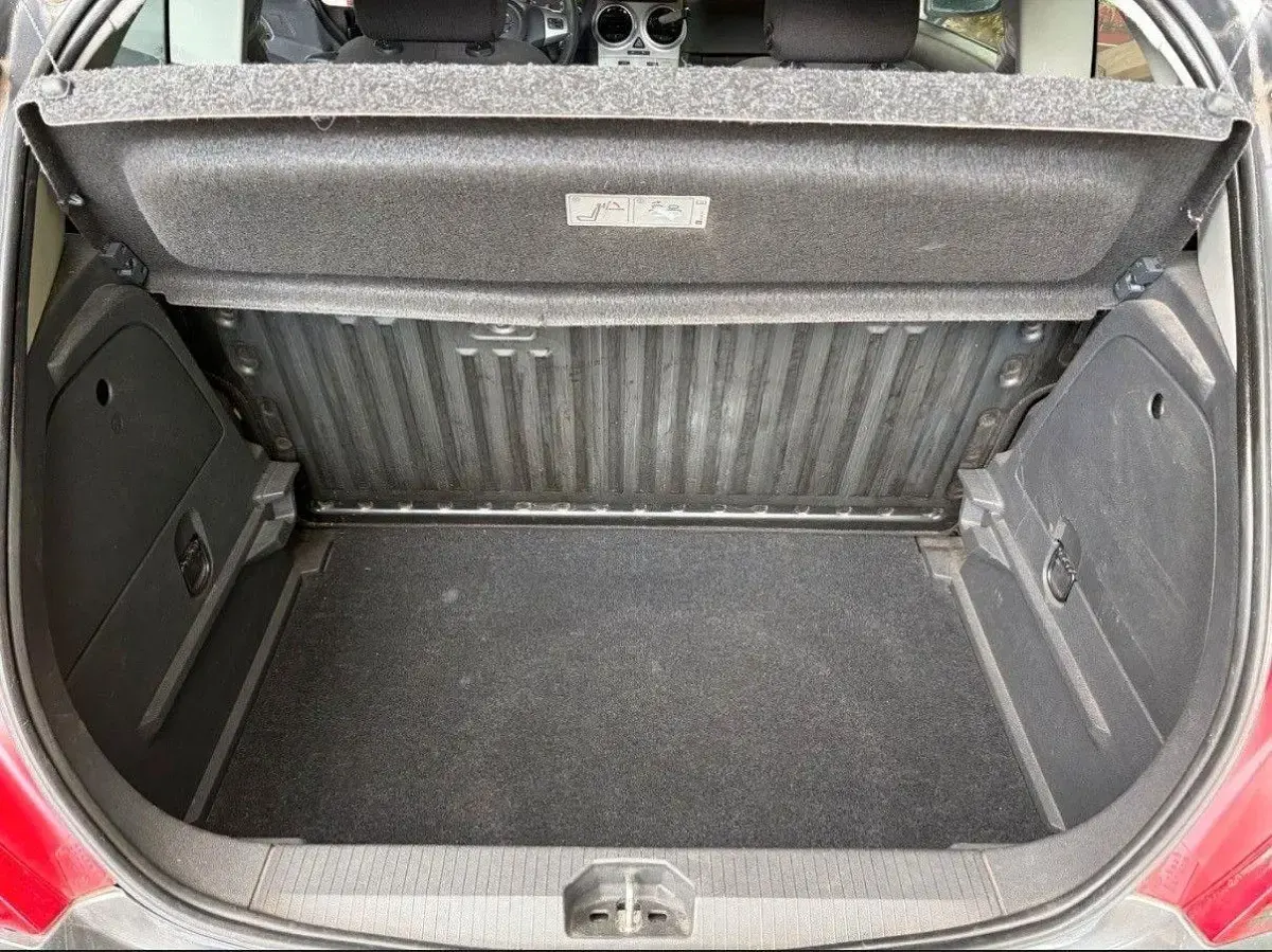 Gebraucht Opel Corsa Edition 69 PS (50 kW) 2012 Grau Kleinwagen