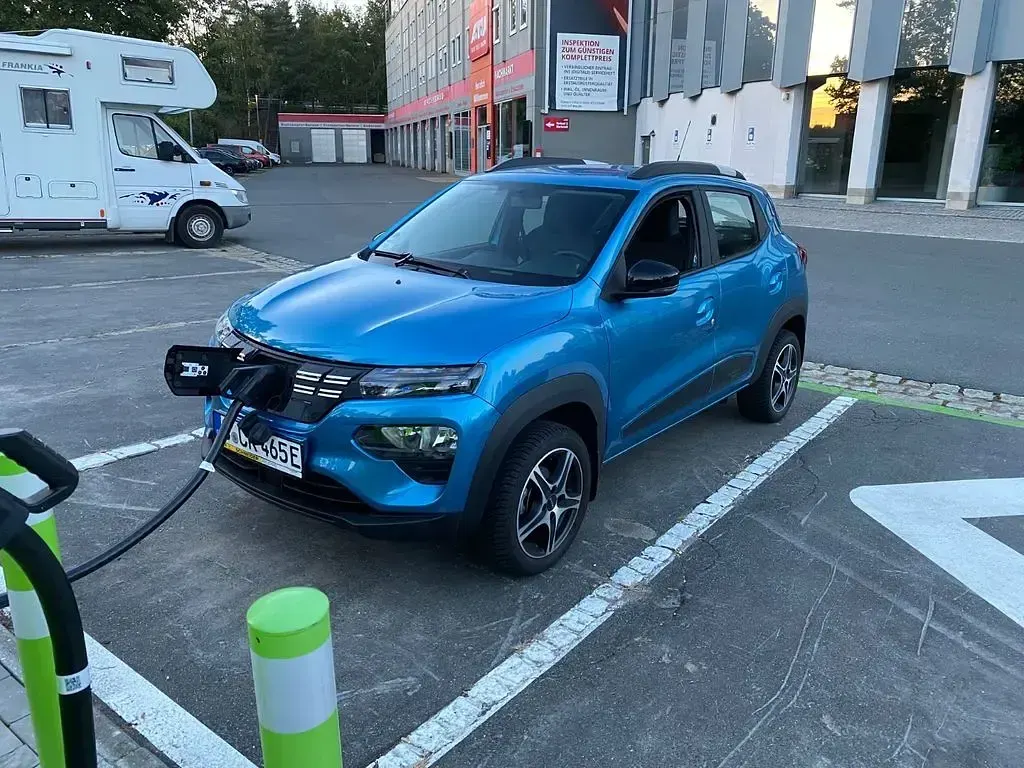 Usata Dacia Spring Expression 33 kW (45 CV) 2023 Blu Utilitaria