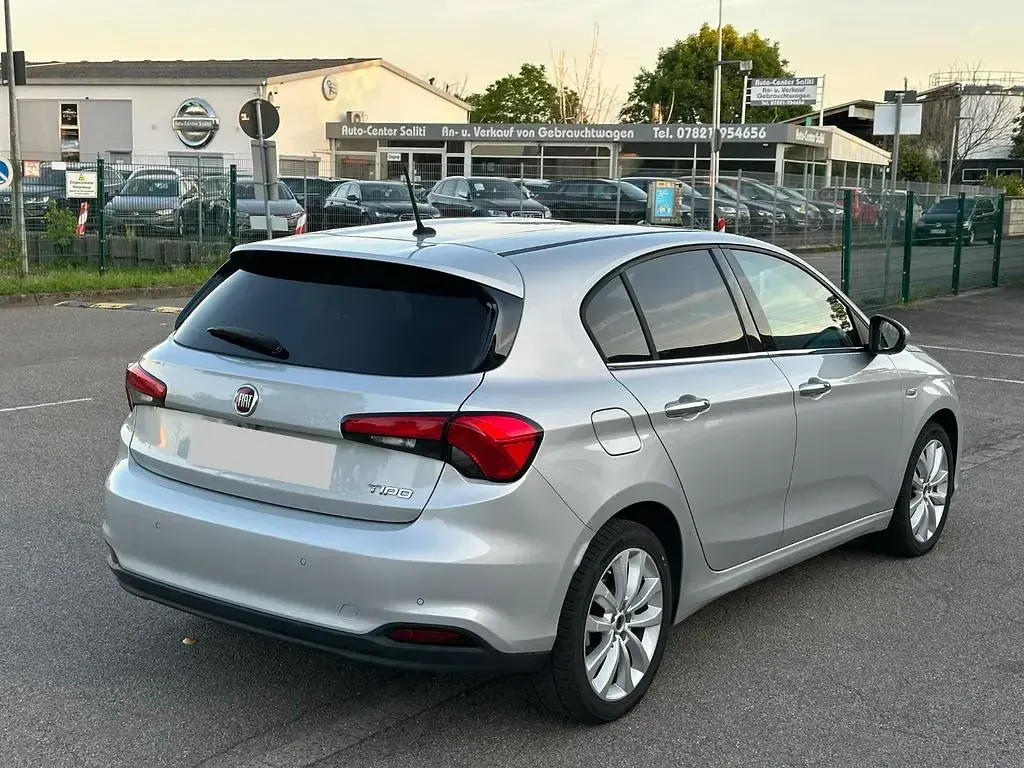 Usado Fiat Tipo Lounge 120 CV (88 kW) 2017 Gris Berlina
