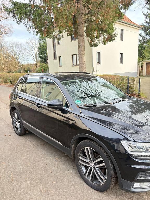 Gebraucht VW Tiguan Highline 150 PS (110 kW) 2016 Schwarz SUV
