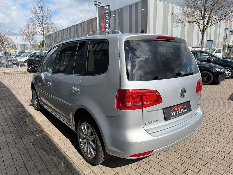 Gebraucht VW Touran Highline 140 PS (102 kW) 2013 Silber Van / Kleinbus