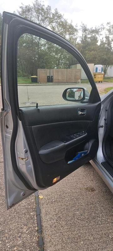 Gebraucht Honda Accord 190 PS (139 kW) 2003 Silber Kombi