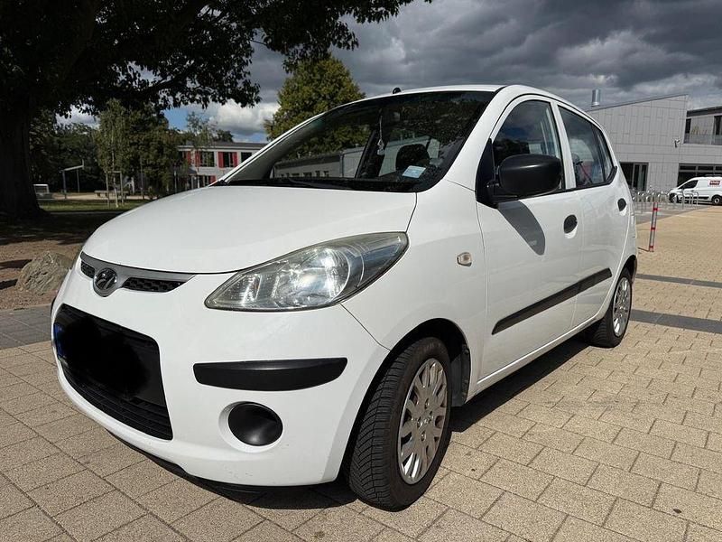 Weiß Gebraucht 2009 Hyundai i10 Classic Kleinwagen | 2.490 € (Fairer Preis) - Bild 1/4