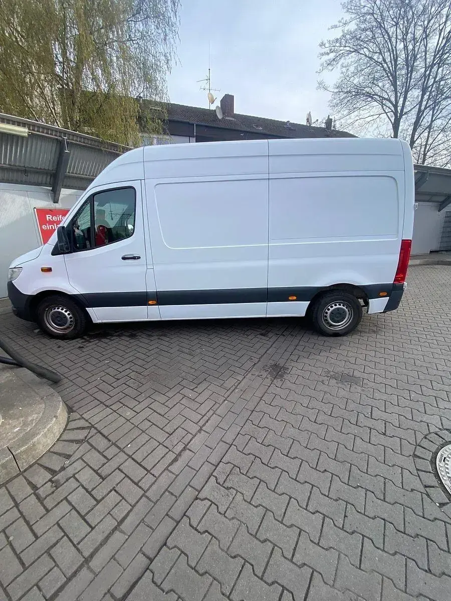 Używany Mercedes Sprinter 143 KM (105 kW) 2018 Biały Van