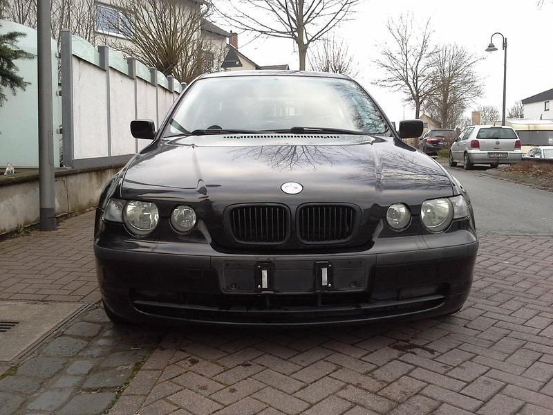 Schwarz Gebraucht 2002 BMW 318 Compact Kleinwagen | 1.990 € (Fairer Preis) - Bild 1/4