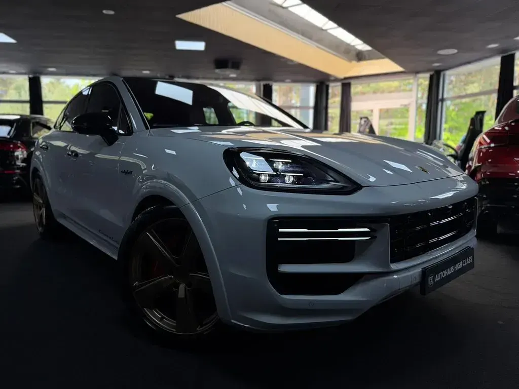 Neu Porsche Cayenne Turbo E-Hybrid Chrono 740 PS (544 kW) 2026 Weiß SUV