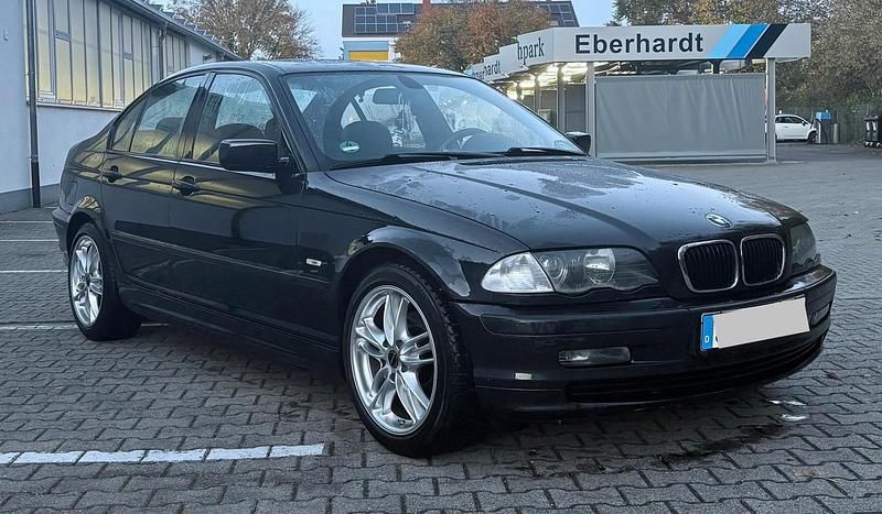 Gebraucht BMW 318 118 PS (86 kW) 2000 Schwarz Limousine