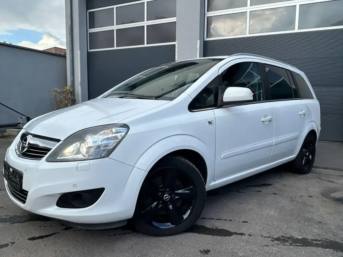 Gebraucht Opel Zafira 125 PS (91 kW) 2013 Weiß Van / Kleinbus