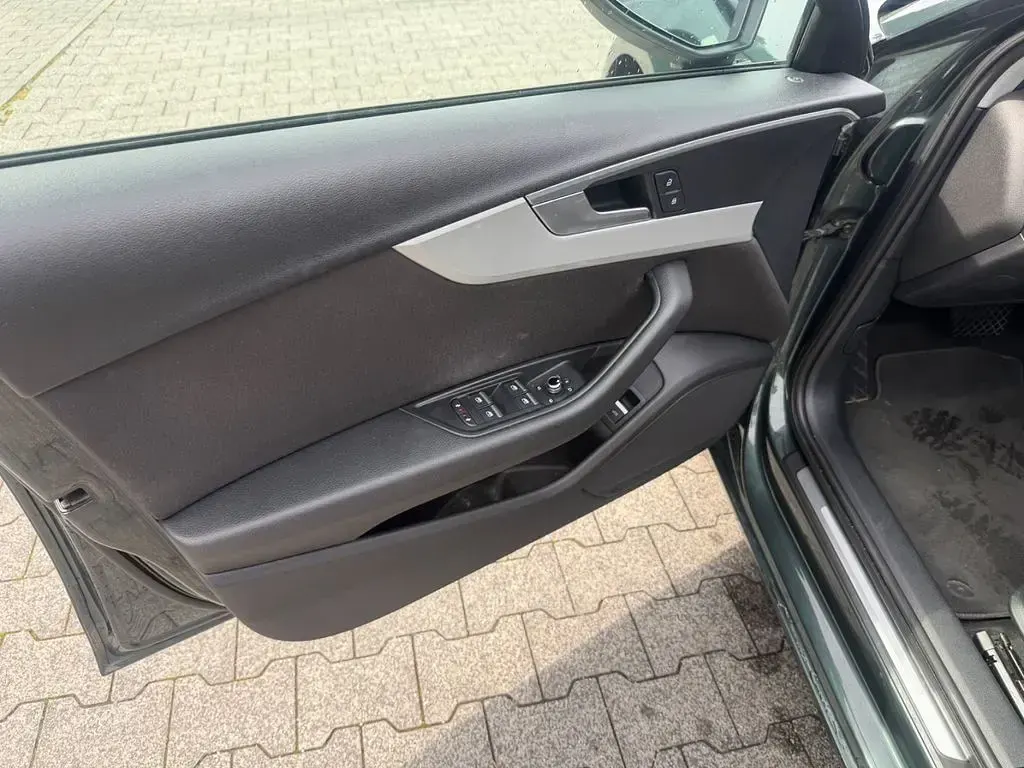 Gebraucht Audi A4 Ambiente 150 PS (110 kW) 2018 Grün Kombi