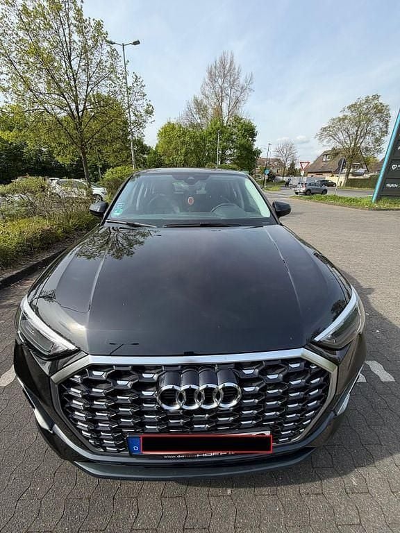Second-hand Audi Q3 S-Line 150 CP (110 kW) 2022 Negru SUV