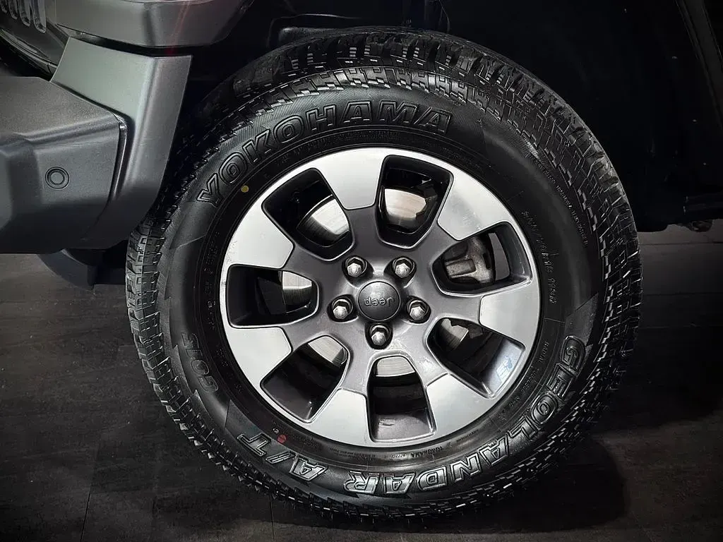 Gebraucht Jeep Wrangler Overland 200 PS (147 kW) 2020 Grau SUV