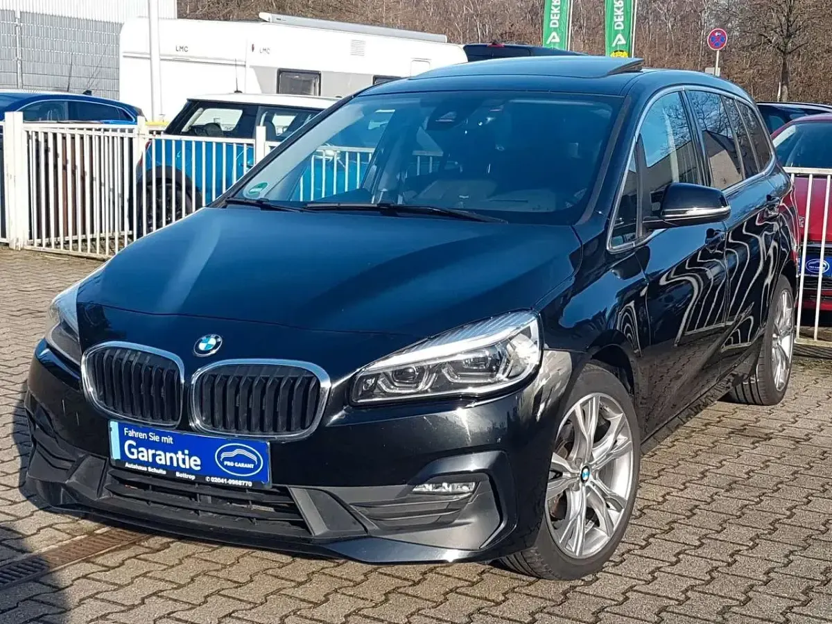 Gebraucht BMW 216 Advantage 116 PS (85 kW) 2021 Saphirschwarz Van / Kleinbus