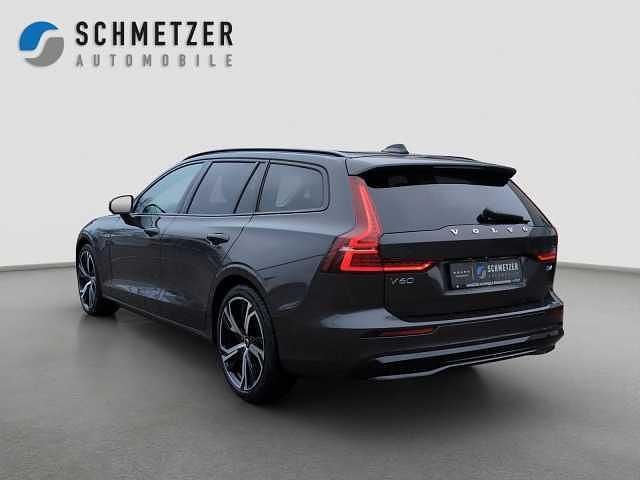 Gebraucht Volvo V60 145 PS (106 kW) 2024 Kombi