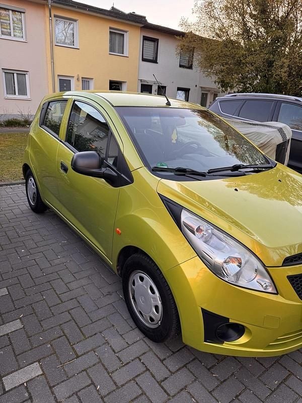 Second-hand Chevrolet Spark 68 CP (50 kW) 2011 Verde Hatchback