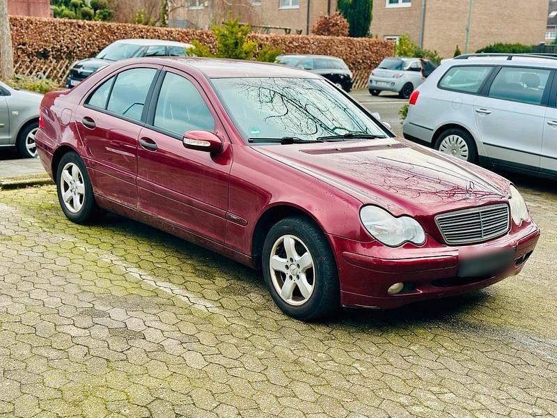Gebraucht Mercedes C200 116 PS (85 kW) 2001 Rot Limousine