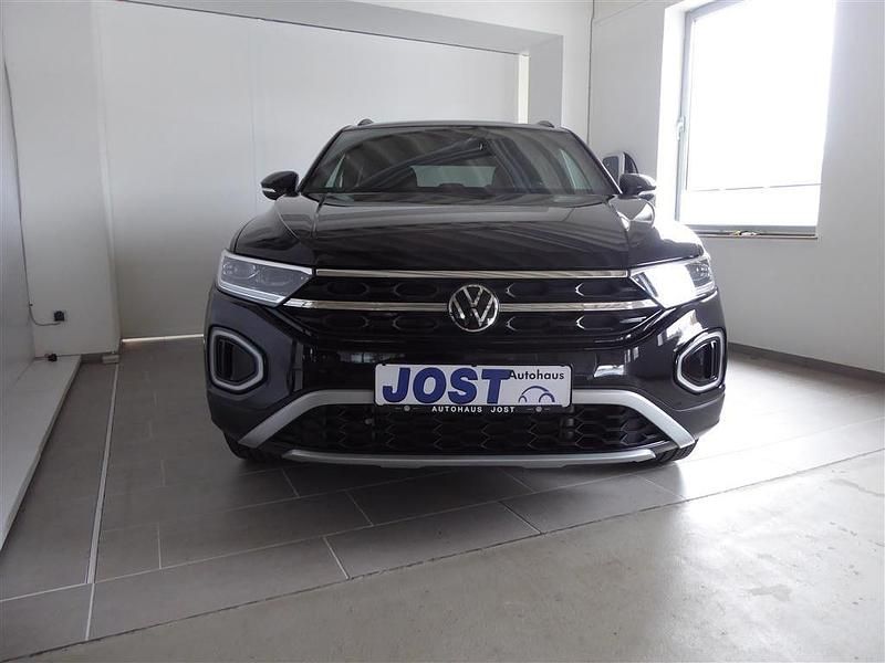 Second-hand VW T-Roc Style 150 CP (110 kW) 2023 Negru SUV