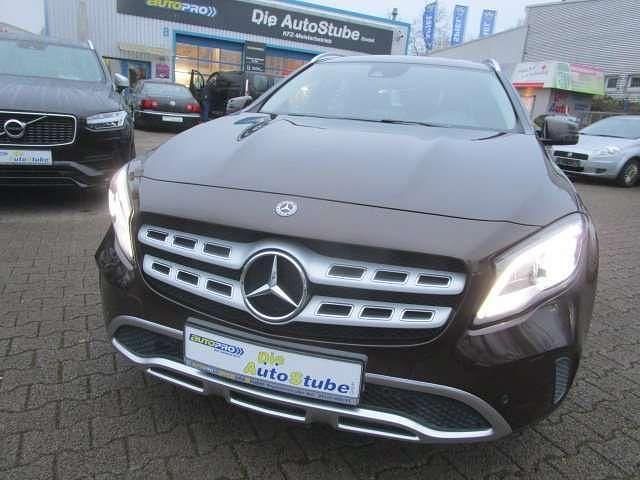 Gebraucht Mercedes GLA200 156 PS (114 kW) 2017 Orientbraun  metalliclack SUV