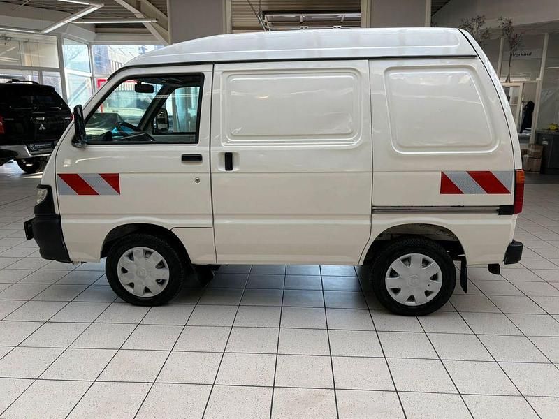 Gebraucht Piaggio Porter 71 PS (52 kW) 2011 Weiß Van / Kleinbus