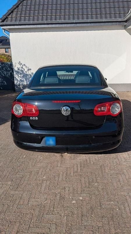 Second-hand VW Eos 140 CP (102 kW) 2009 Negru Cabrio