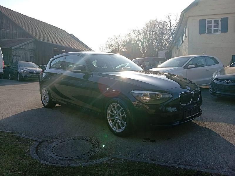 Gebraucht BMW 114 Advantage 102 PS (75 kW) 2012 Schwarz Kleinwagen
