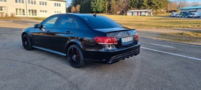 Schwarz Gebraucht 2013 Mercedes E63 AMG Limousine | 16.000 € - Bild 1/4