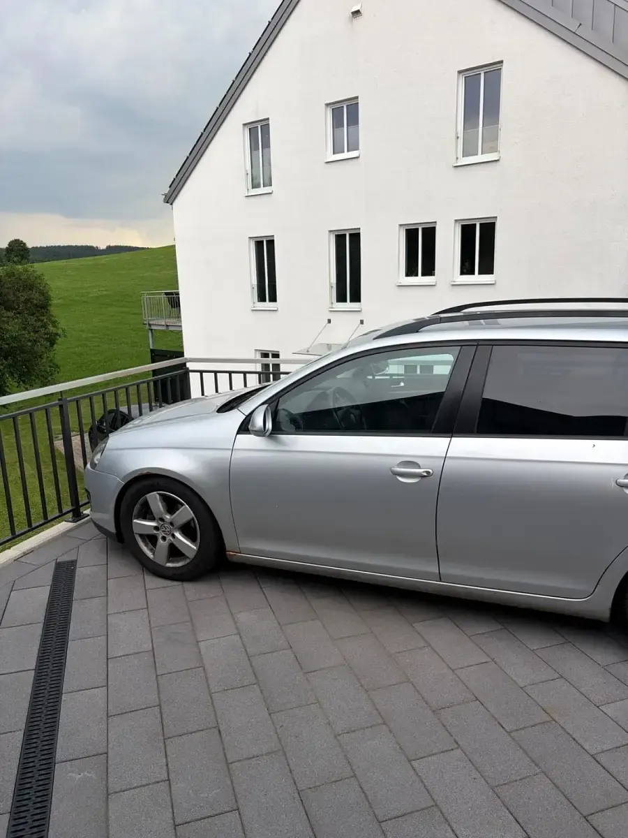 Gebraucht VW Golf VI Style 105 PS (77 kW) 2009 Silber Kleinwagen