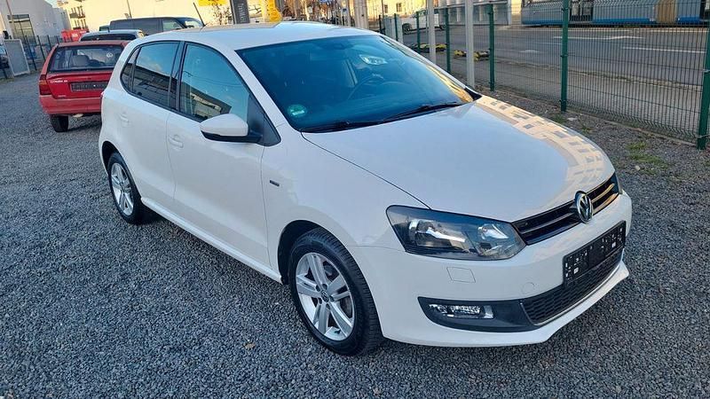 Gebraucht VW Polo Life 69 PS (50 kW) 2013 Weiß Kleinwagen