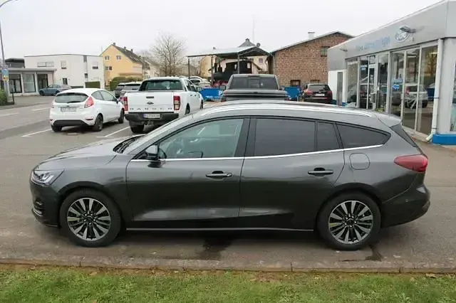 Gebraucht Ford Focus Titanium X 116 PS (85 kW) 2023 Grau Limousine