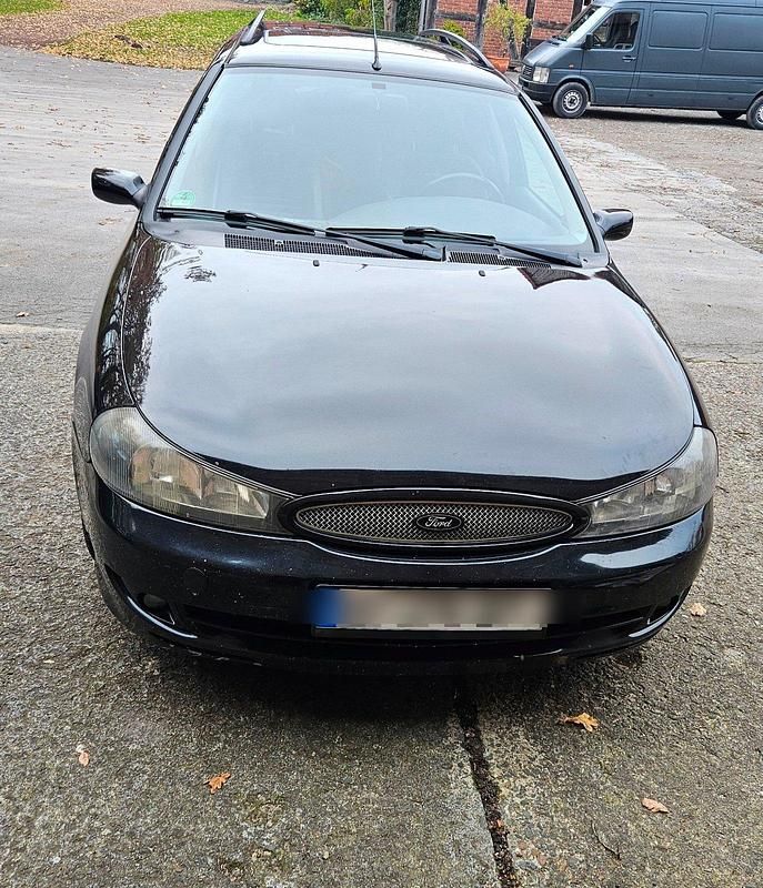 Schwarz Gebraucht 2000 Ford Mondeo ST200 Kombi | 4.950 € - Bild 1/4