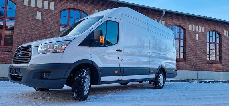 Gebraucht Ford Transit Trend 131 PS (96 kW) 2018 Weiß Van / Kleinbus
