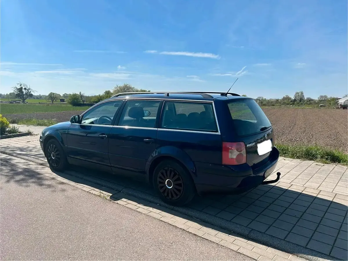 Gebraucht VW Passat 130 PS (95 kW) 2004 Blau Kombi
