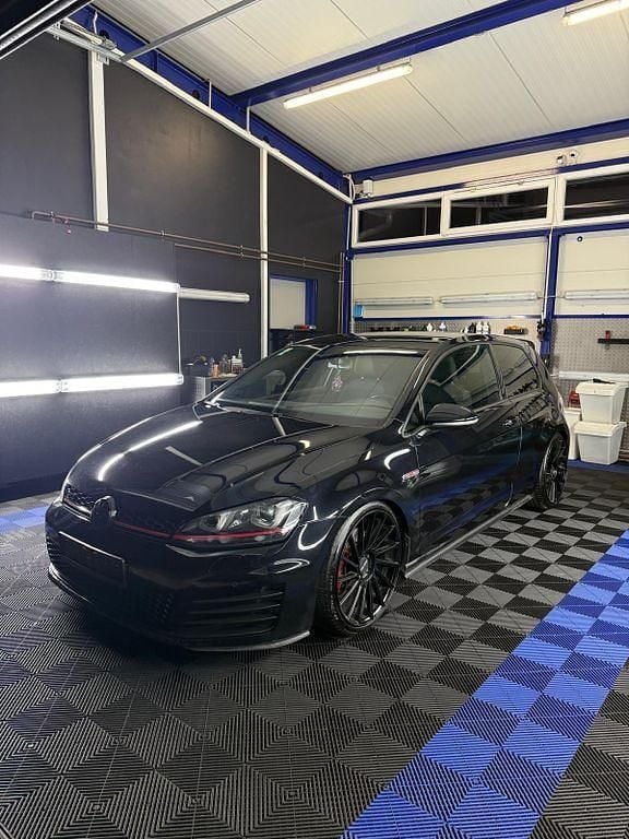 Schwarz Gebraucht 2015 VW Golf GTI Limousine | 12.600 € (Guter Preis) - Bild 1/4