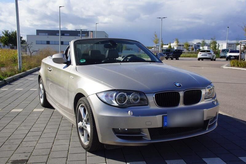 Silber Gebraucht 2010 BMW 125 Cabriolet Cabrio | 25.999 € - Bild 1/4
