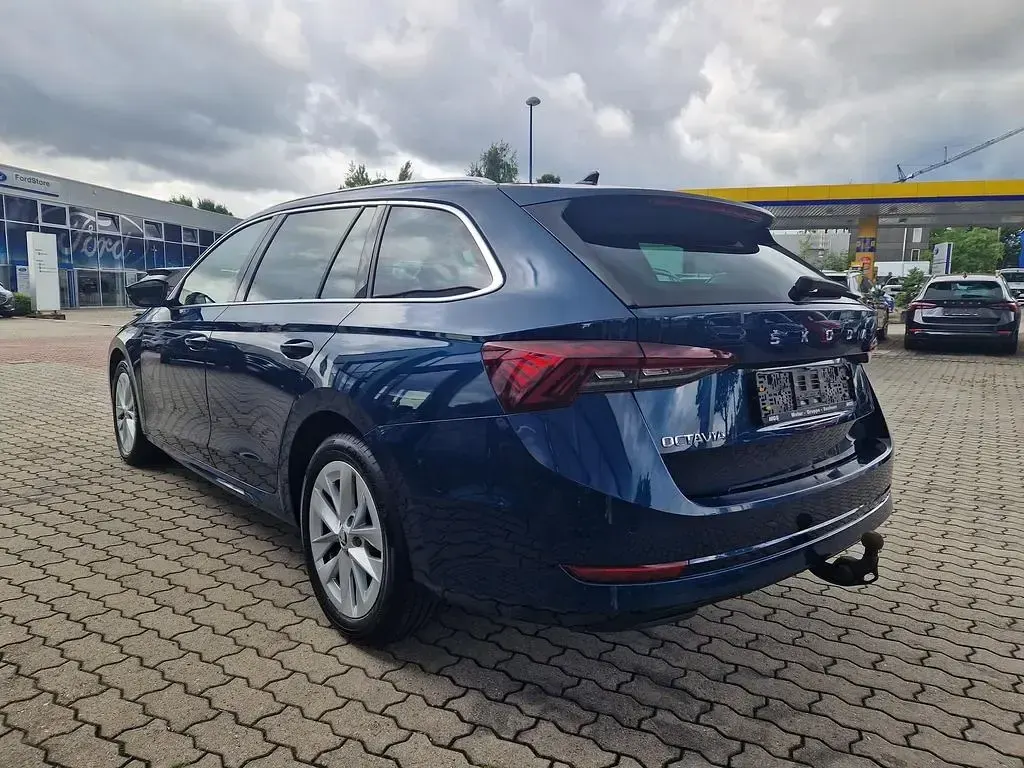 Gebraucht Skoda Octavia 150 PS (110 kW) 2023 Lavablau metallic Limousine