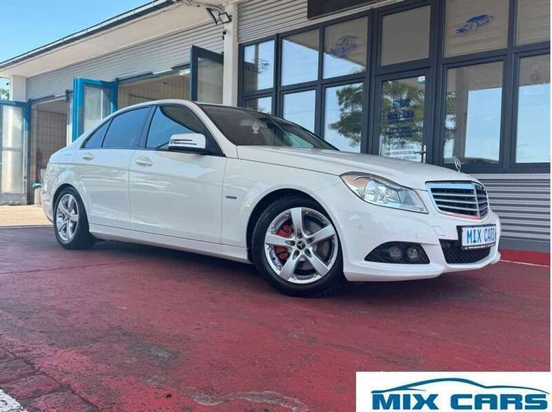 Weiß Gebraucht 2011 Mercedes C220 Limousine | 10.770 € (Fairer Preis) - Bild 1/3