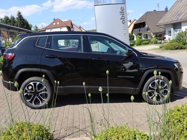 Gebraucht Jeep Compass Altitude 131 PS (96 kW) 2024 Schwarz SUV